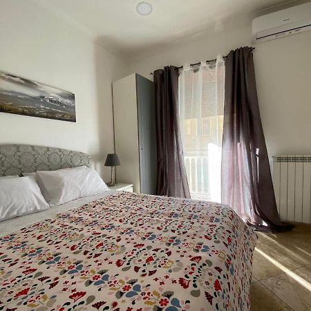 Falu Napoli Centro Camera Con Cucina E Bagno Privato Hotel Eksteriør billede