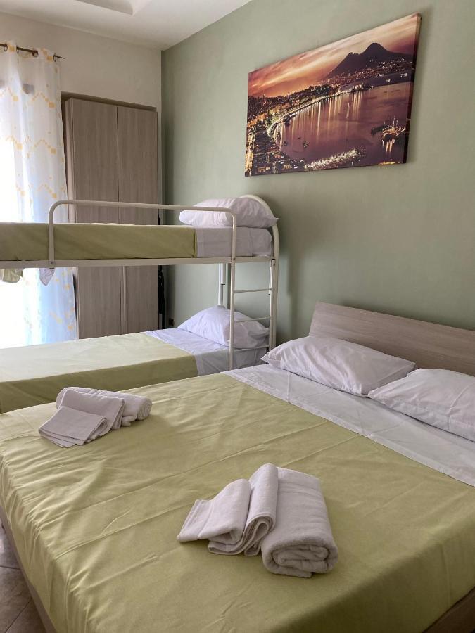 Falu Napoli Centro Camera Con Cucina E Bagno Privato Hotel Eksteriør billede