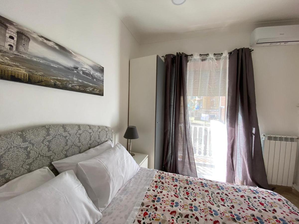 Falu Napoli Centro Camera Con Cucina E Bagno Privato Hotel Eksteriør billede
