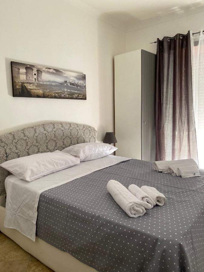 Falu Napoli Centro Camera Con Cucina E Bagno Privato Hotel Eksteriør billede