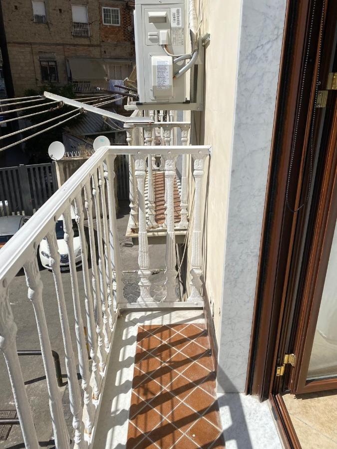 Falu Napoli Centro Camera Con Cucina E Bagno Privato Hotel Eksteriør billede