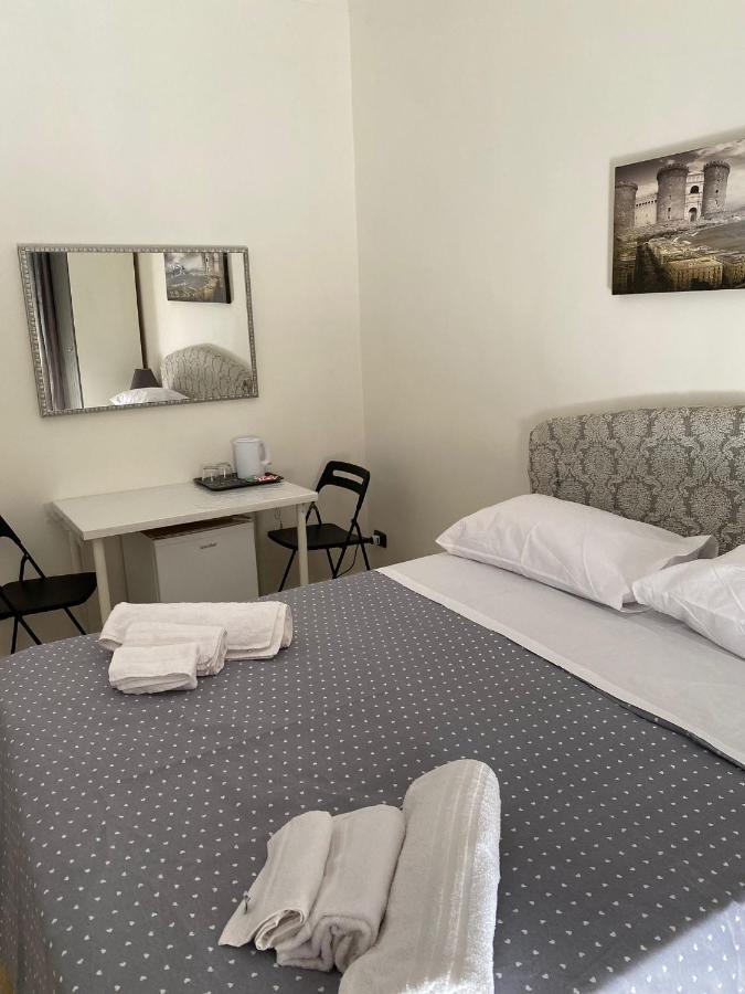Falu Napoli Centro Camera Con Cucina E Bagno Privato Hotel Eksteriør billede